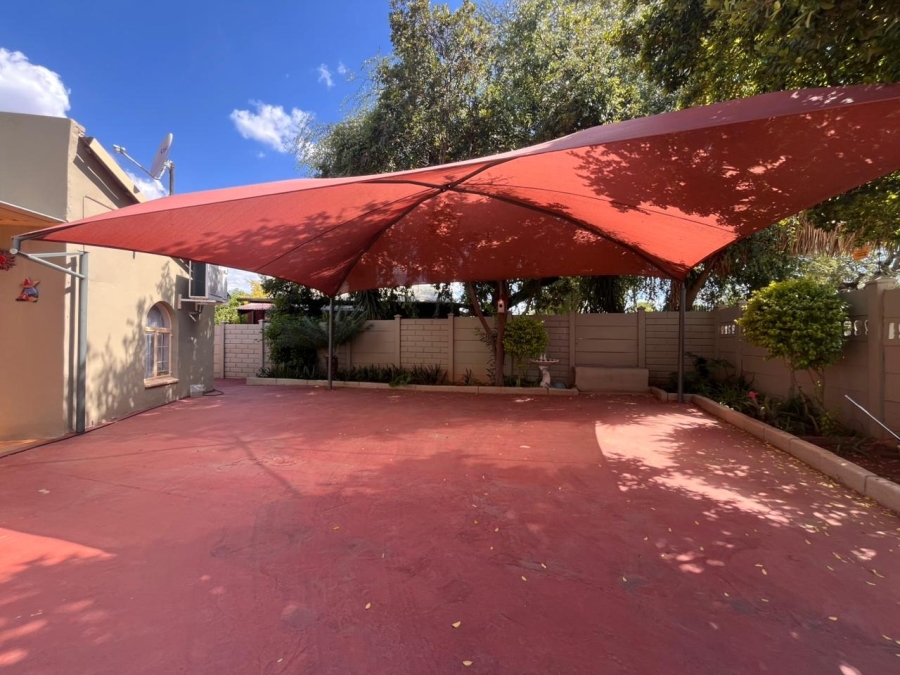 3 Bedroom Property for Sale in Geelhoutpark North West